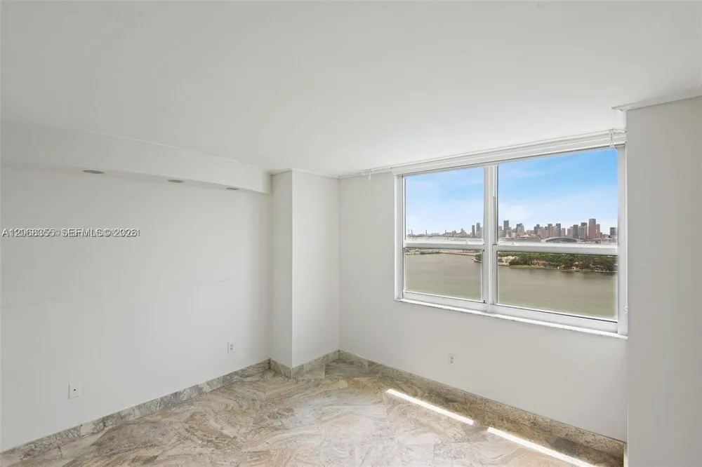 650 West Ave #2307 Miami Beach, FL 33139