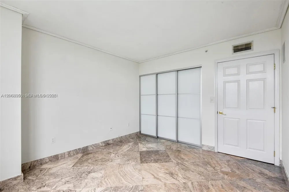 650 West Ave #2307 Miami Beach, FL 33139