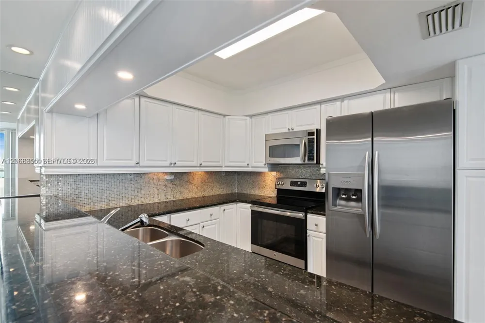 650 West Ave #2307 Miami Beach, FL 33139