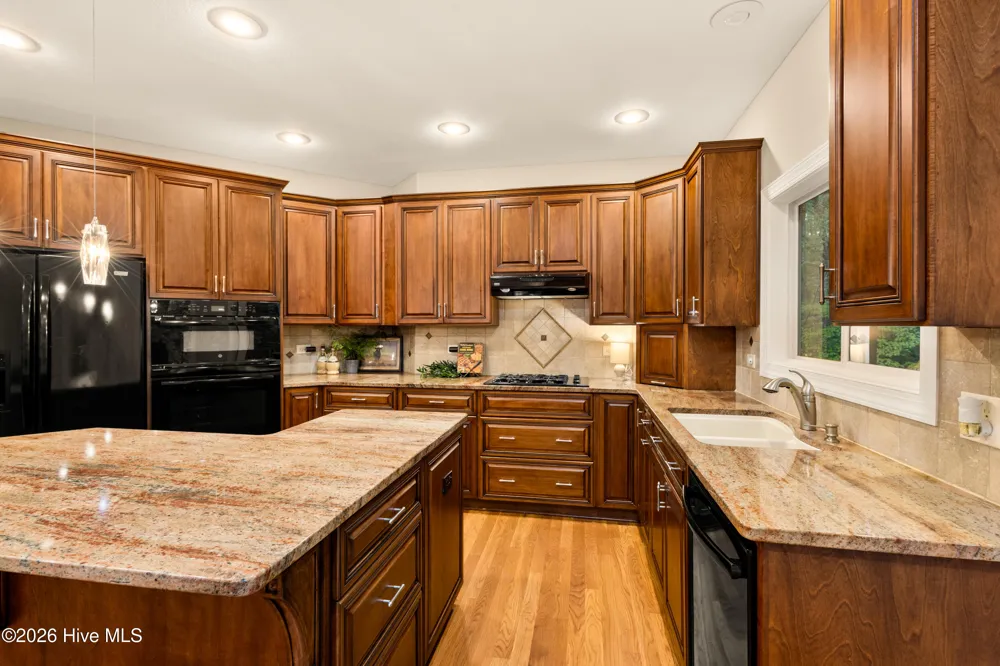 214 Holly Lane Mccormick, SC 29835