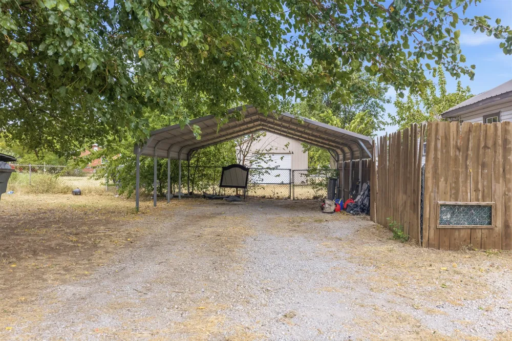 900 Lincoln Street Healdton, OK 73438