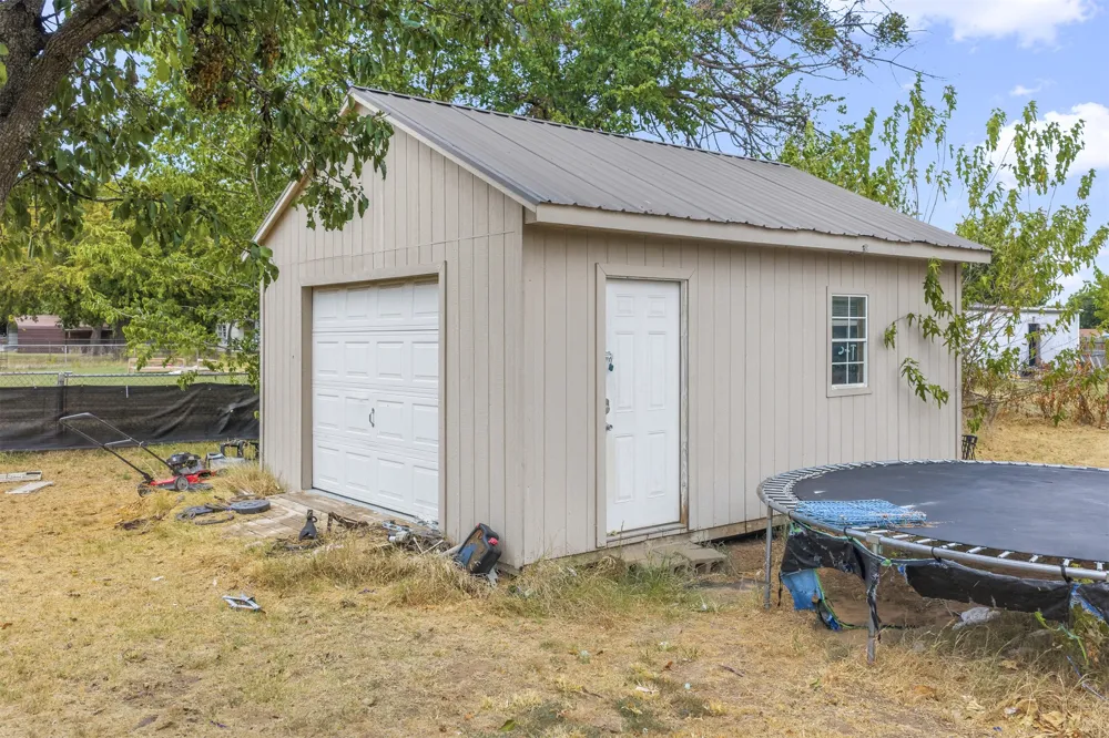 900 Lincoln Street Healdton, OK 73438