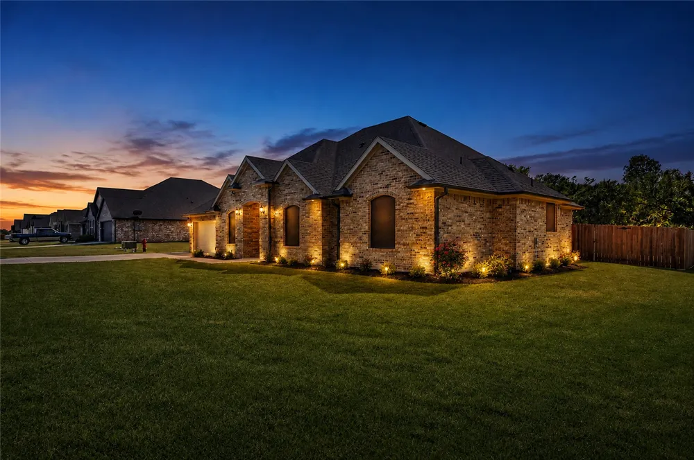 98 Rancho Sol Durant, OK 74701