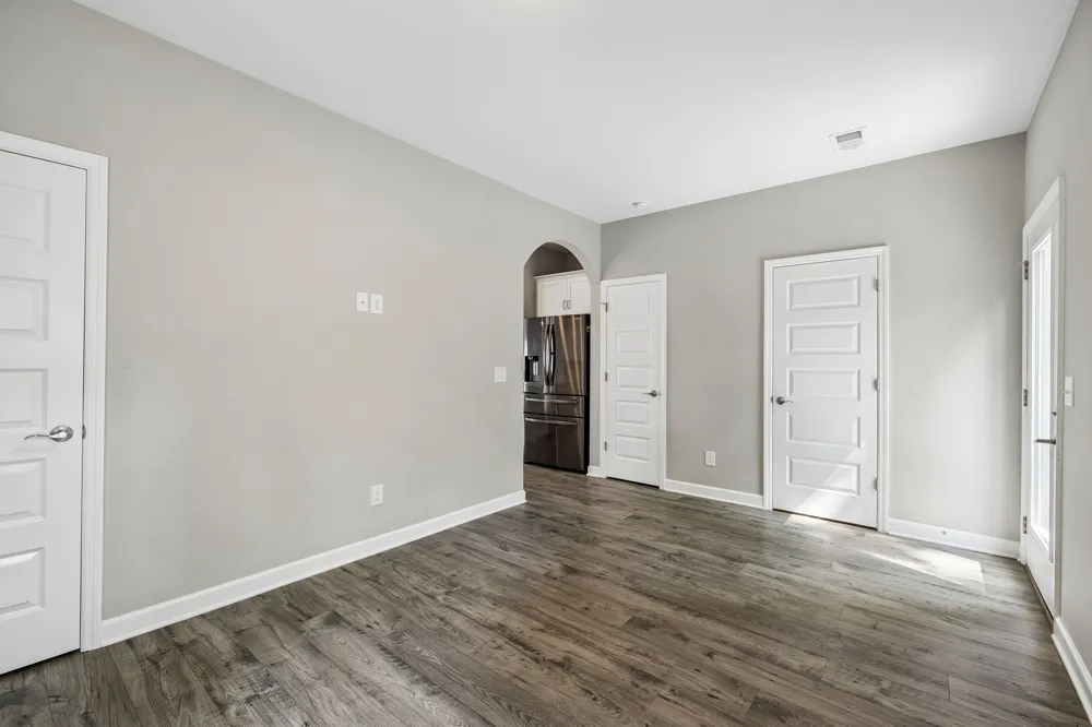 1042 Emery Bay Cir Hendersonville, TN 37075