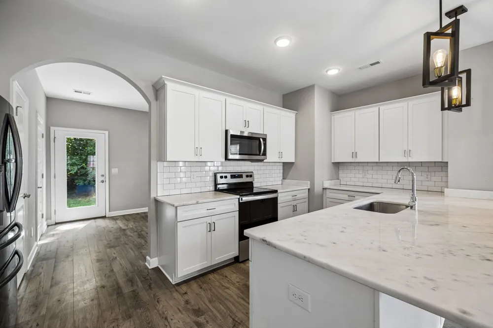 1042 Emery Bay Cir Hendersonville, TN 37075