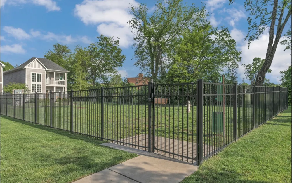 1042 Emery Bay Cir Hendersonville, TN 37075