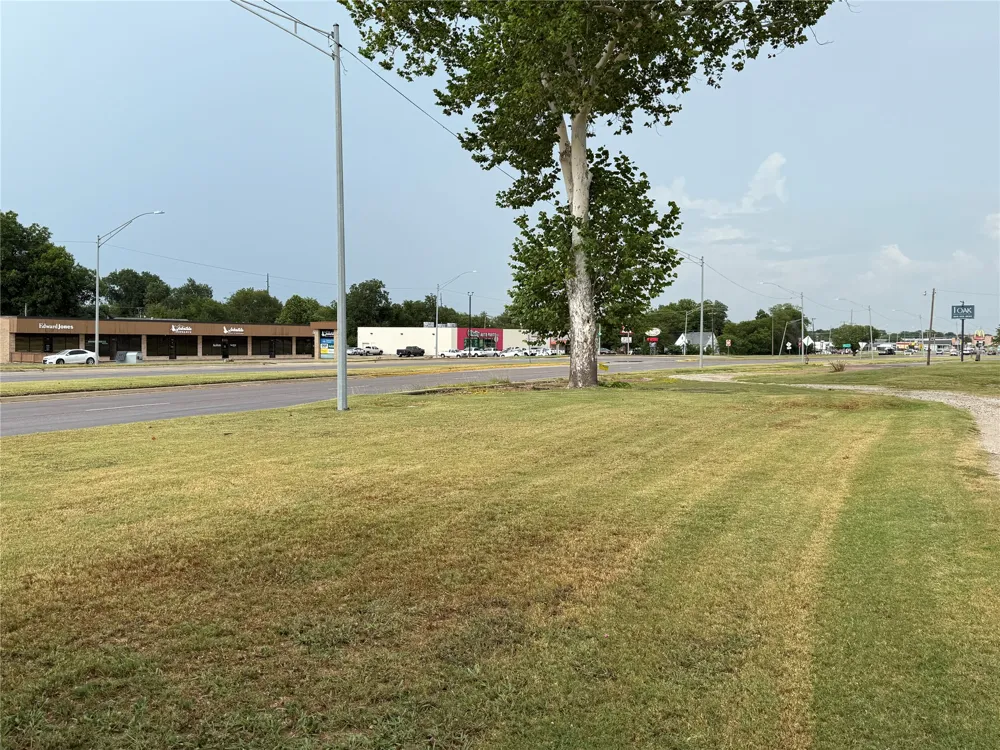 1408 W Broadway Street Ardmore, OK 73401