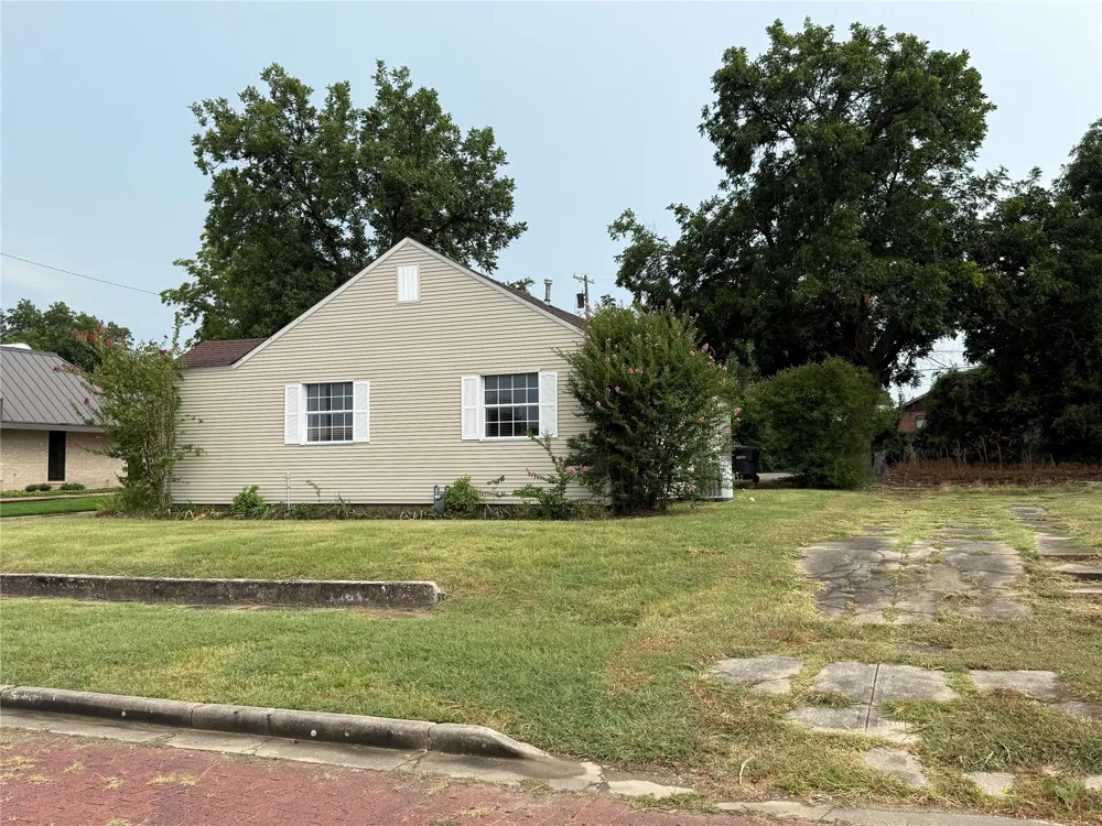 1408 W Broadway Street Ardmore, OK 73401