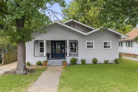 811 3rd SW