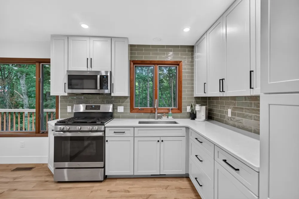 3552 Lookout Point East Bay Township, MI 49686