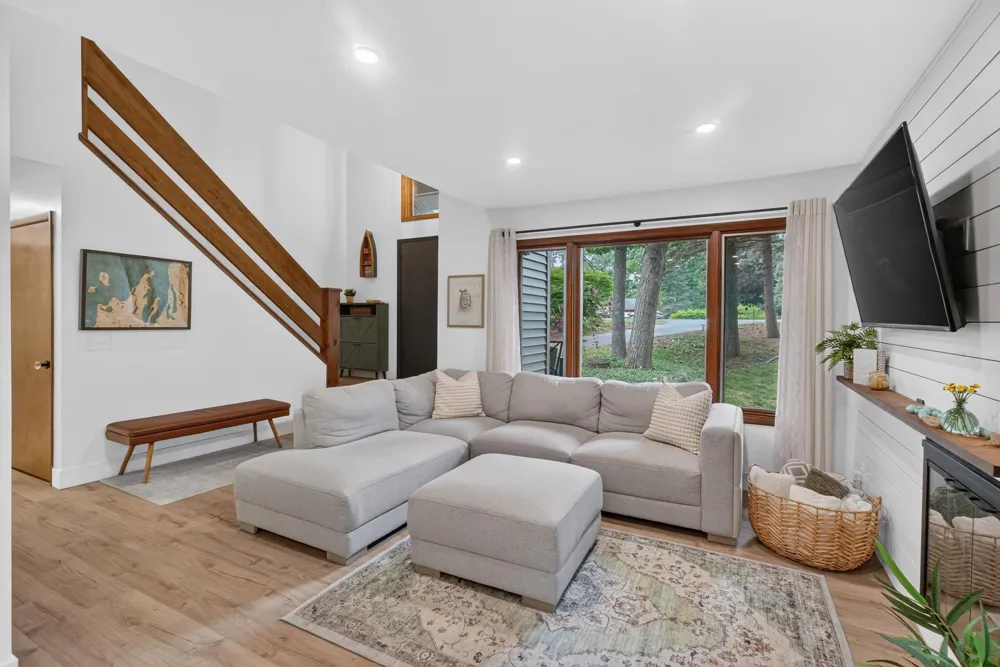 3552 Lookout Point East Bay Township, MI 49686