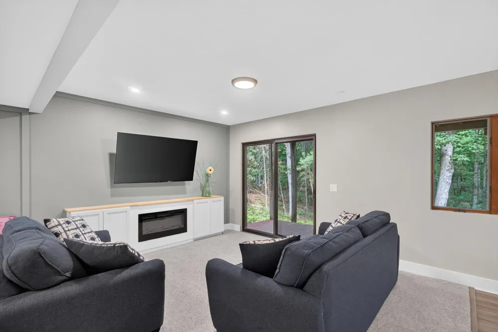 3552 Lookout Point East Bay Township, MI 49686
