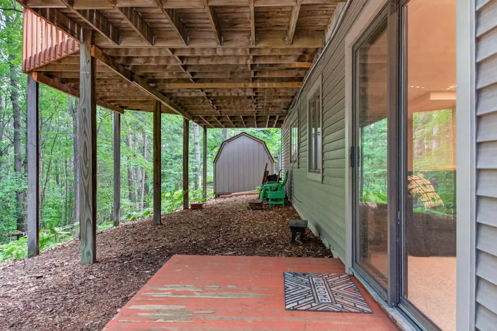 3552 Lookout Point East Bay Township, MI 49686