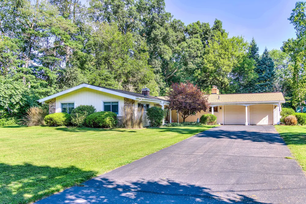 1844 Walmont Road Jackson, MI 49203