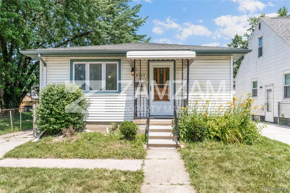 8233 Stephens Center Line City, MI 48015