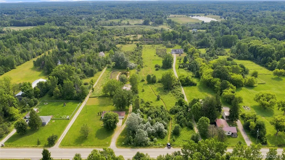 1705 S Sashabaw Road Brandon Charter Township, MI 48462