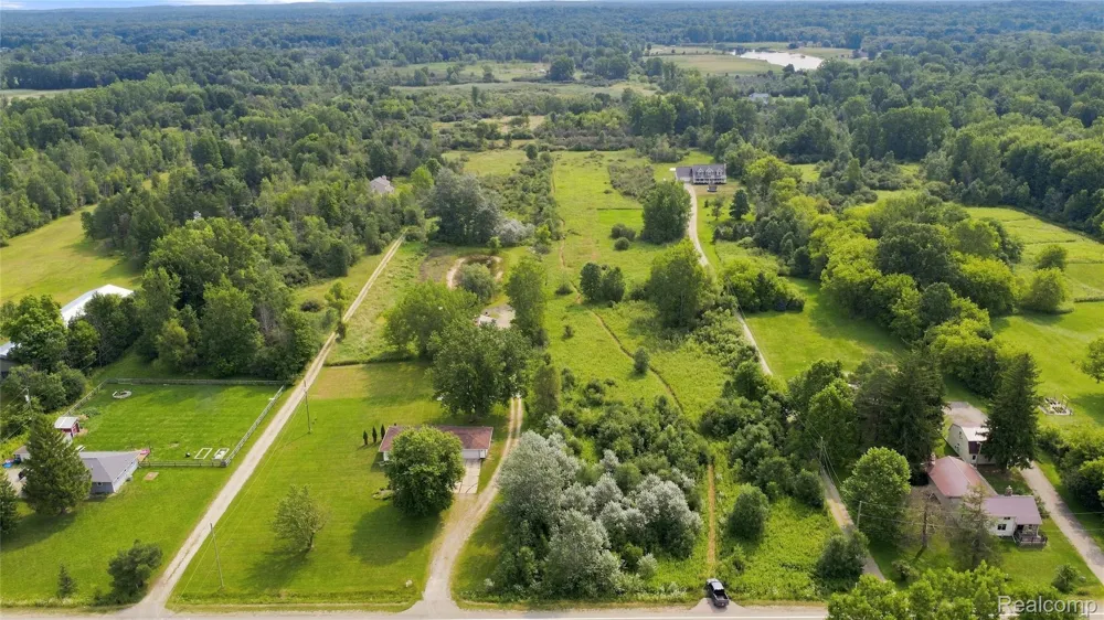 1705 S Sashabaw Road Brandon Charter Township, MI 48462