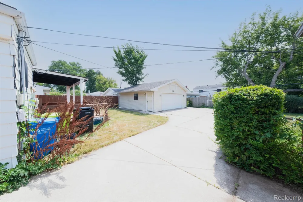 1575 W 13 Mile Road Madison Heights City, MI 48071