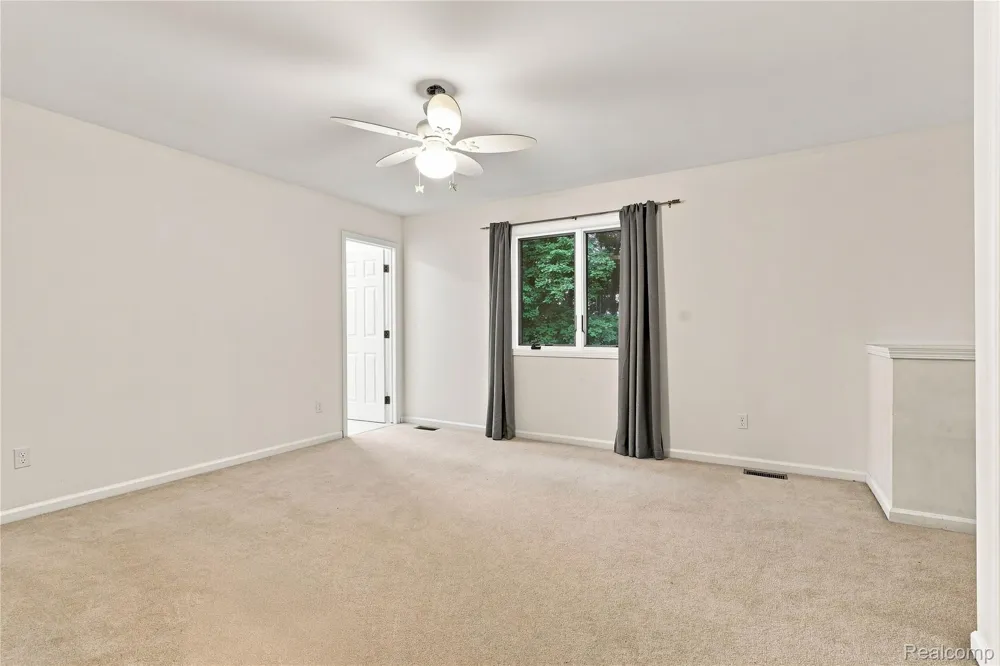 2318 Flagstone Drive Flint Charter Township, MI 48433