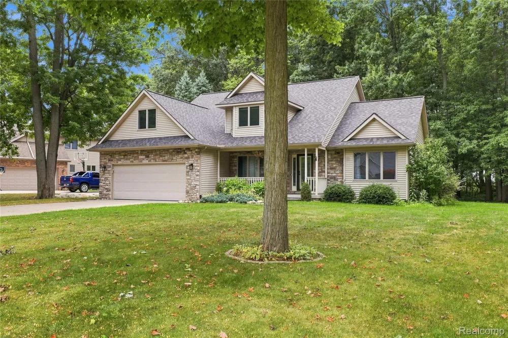 2318 Flagstone Drive Flint Charter Township, MI 48433
