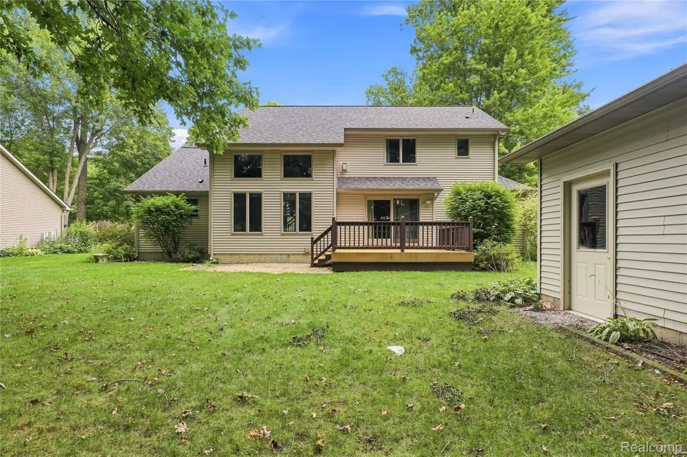 2318 Flagstone Drive Flint Charter Township, MI 48433