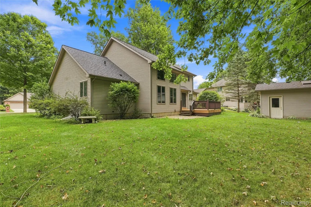2318 Flagstone Drive Flint Charter Township, MI 48433