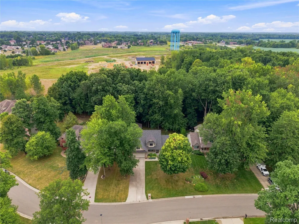 2318 Flagstone Drive Flint Charter Township, MI 48433