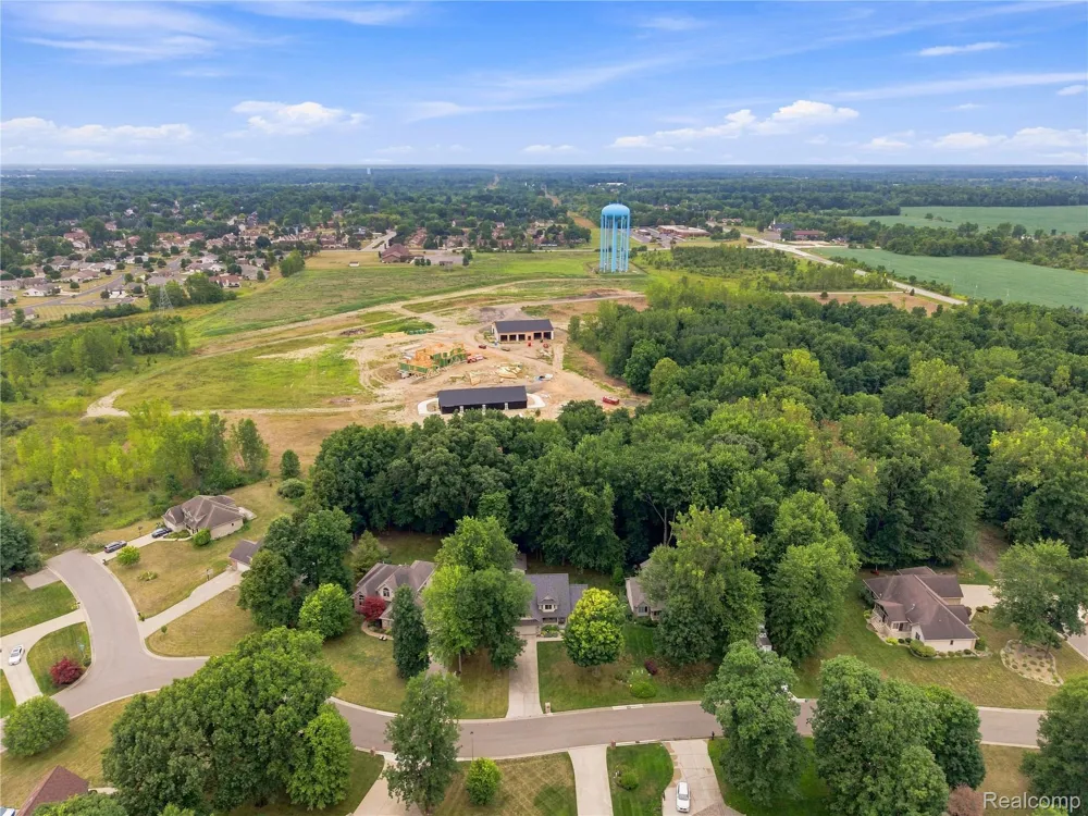 2318 Flagstone Drive Flint Charter Township, MI 48433