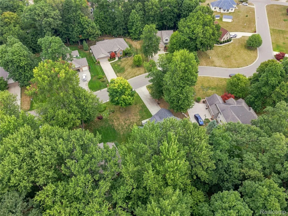 2318 Flagstone Drive Flint Charter Township, MI 48433