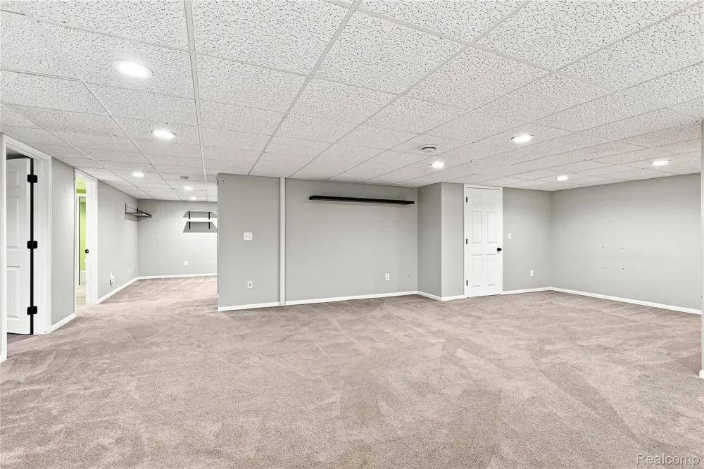 2318 Flagstone Drive Flint Charter Township, MI 48433
