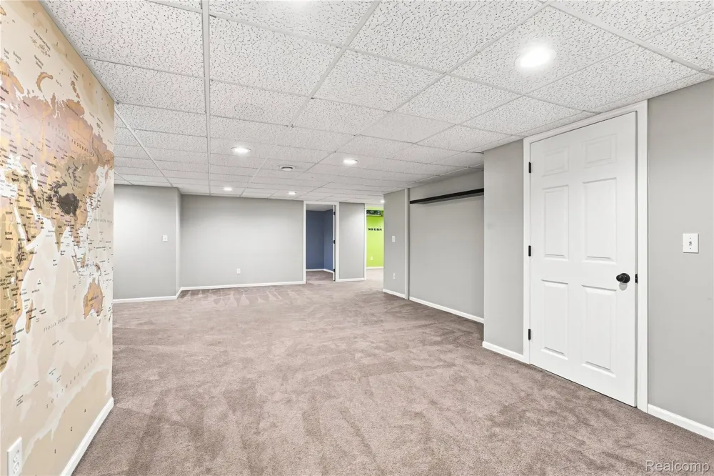 2318 Flagstone Drive Flint Charter Township, MI 48433