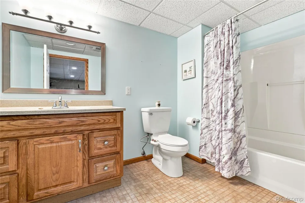 2318 Flagstone Drive Flint Charter Township, MI 48433