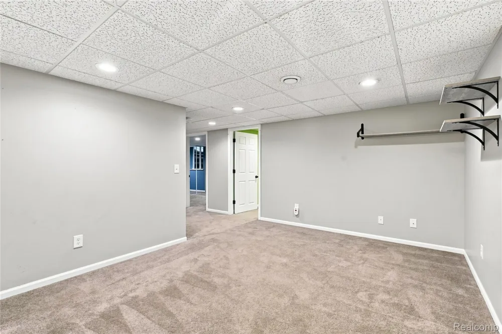 2318 Flagstone Drive Flint Charter Township, MI 48433