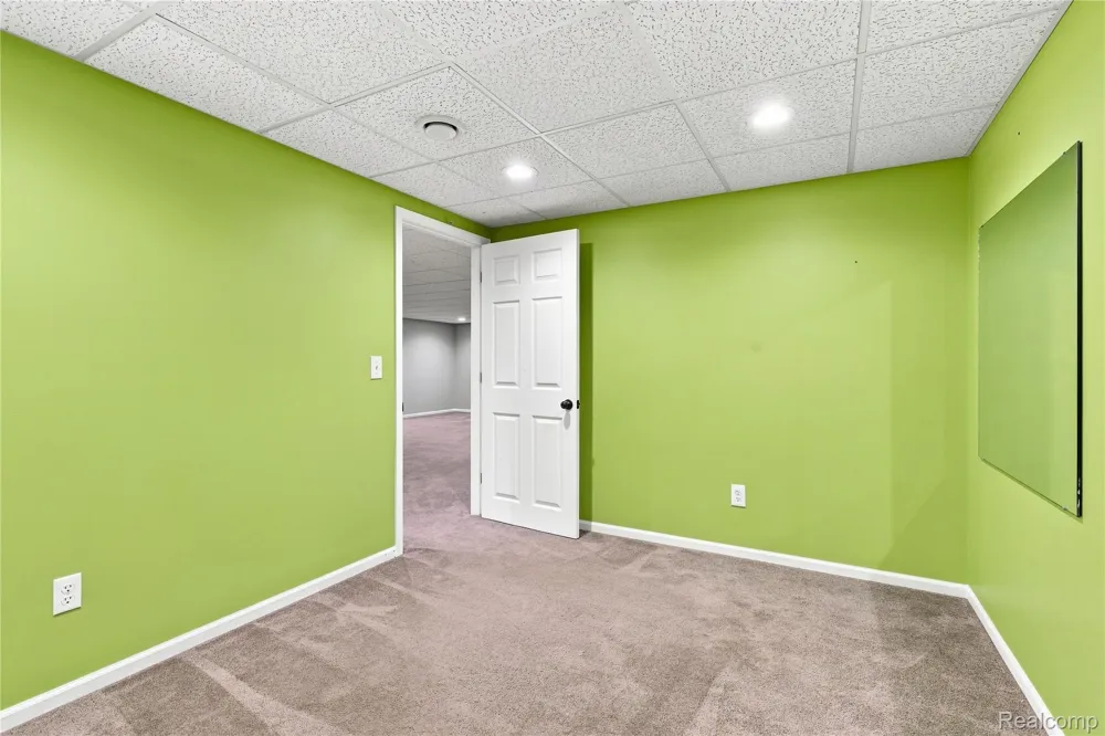2318 Flagstone Drive Flint Charter Township, MI 48433