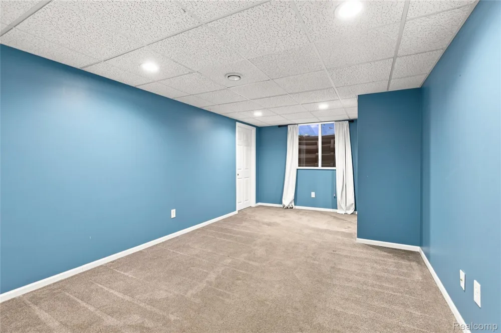 2318 Flagstone Drive Flint Charter Township, MI 48433