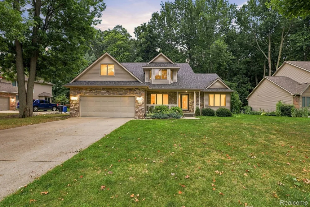 2318 Flagstone Drive Flint Charter Township, MI 48433