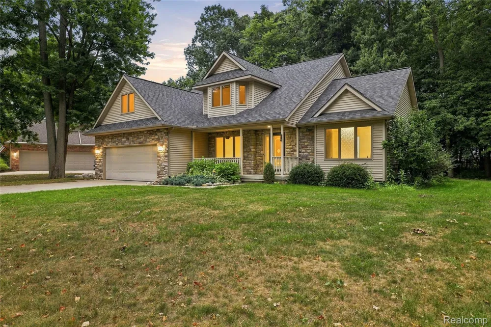 2318 Flagstone Drive Flint Charter Township, MI 48433