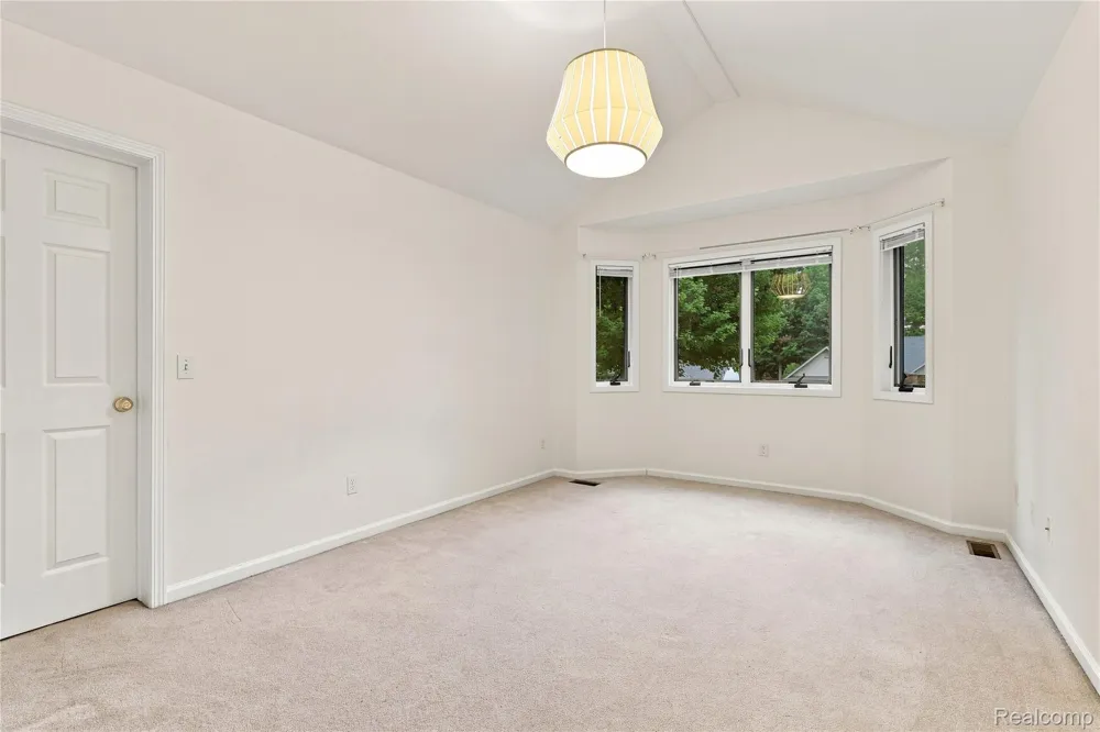 2318 Flagstone Drive Flint Charter Township, MI 48433