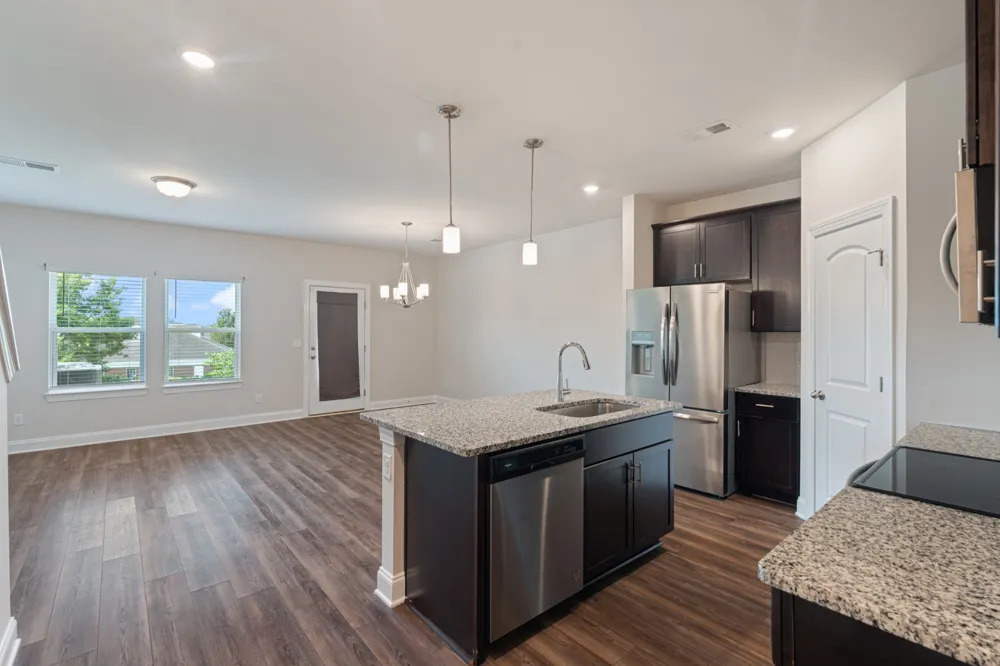 858 Longleaf Ln Columbia, TN 38401