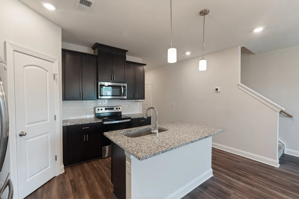 858 Longleaf Ln Columbia, TN 38401