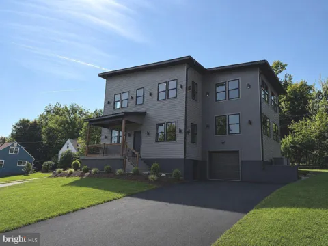 21 CADWALLADER COURT