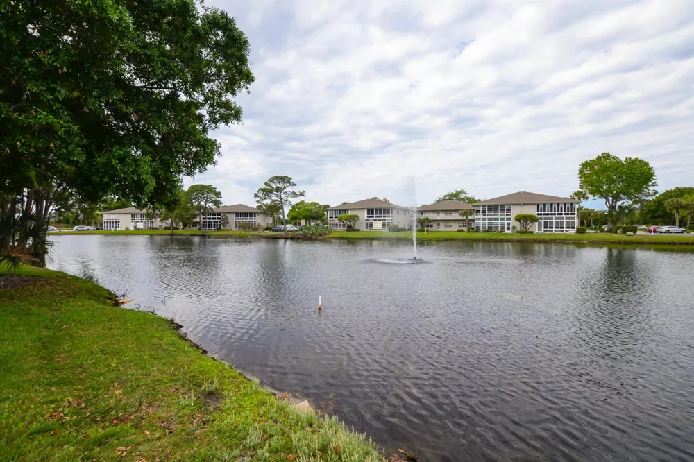 8 Lake Vista Trail Port St. Lucie, FL 34952