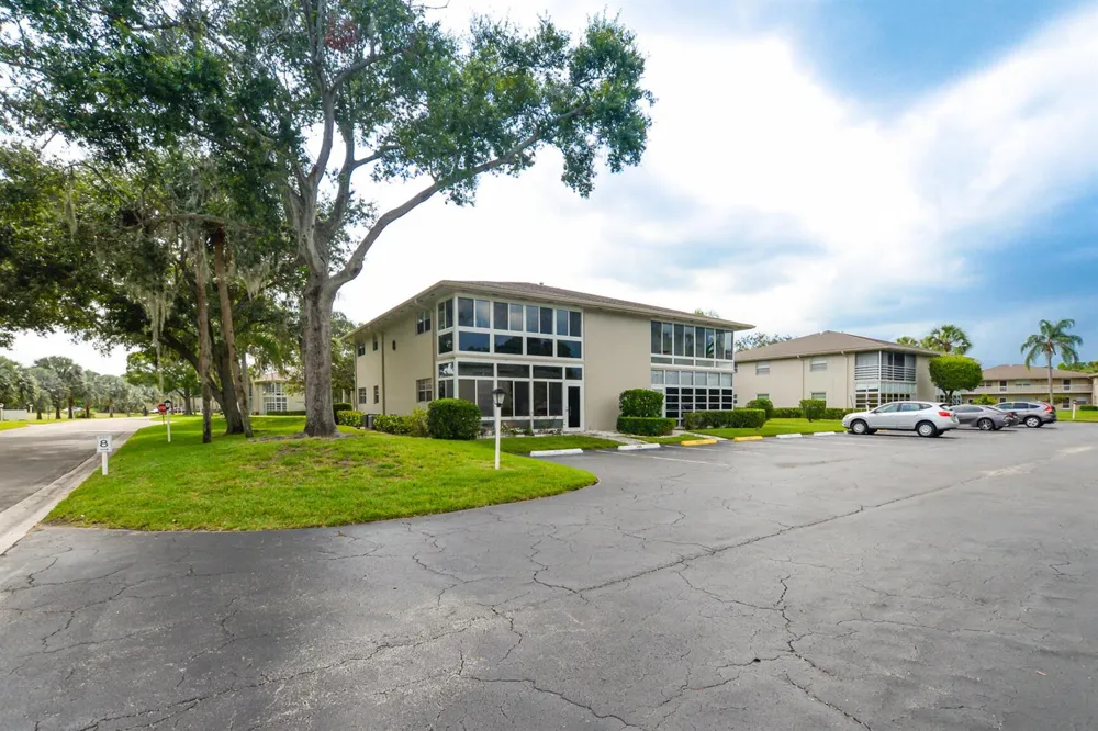 8 Lake Vista Trail Port St. Lucie, FL 34952