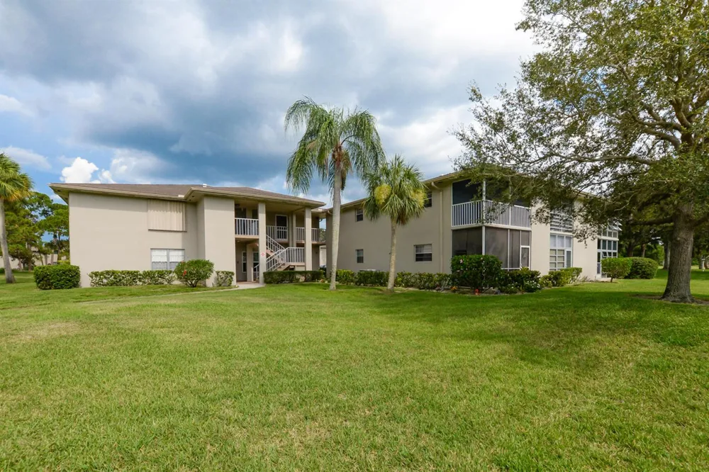 8 Lake Vista Trail Port St. Lucie, FL 34952