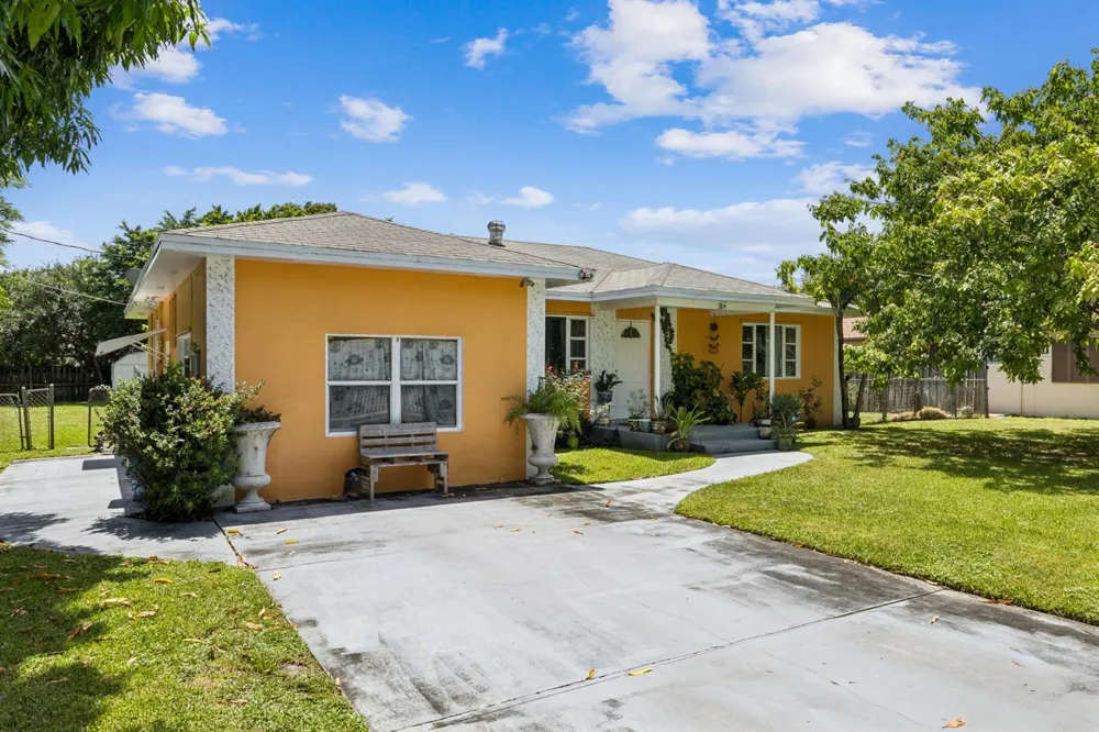 414 W Branch Street Lantana, FL 33462