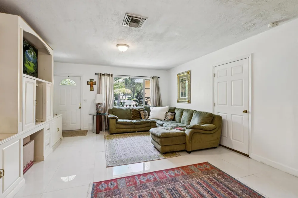 414 W Branch Street Lantana, FL 33462
