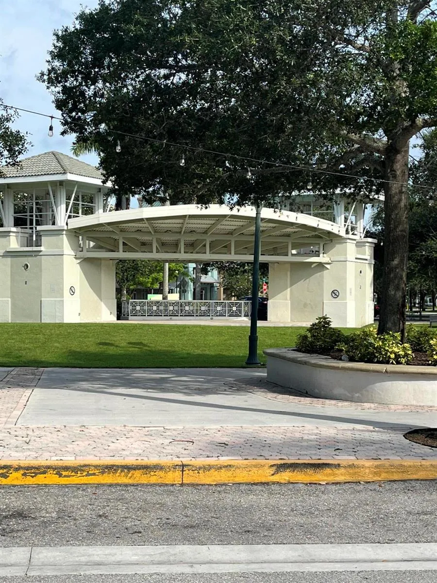 1605 S US HIGHWAY 1 #E204 Jupiter, FL 33477