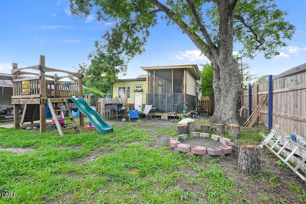 109 Twin City Street Dunn, NC 28334