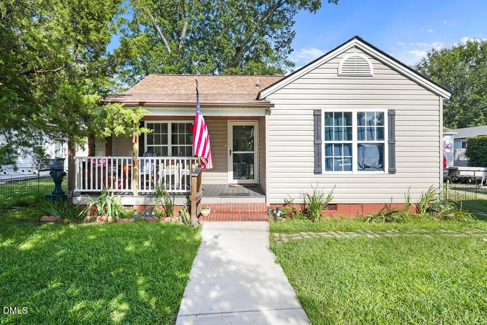 109 Twin City Street Dunn, NC 28334