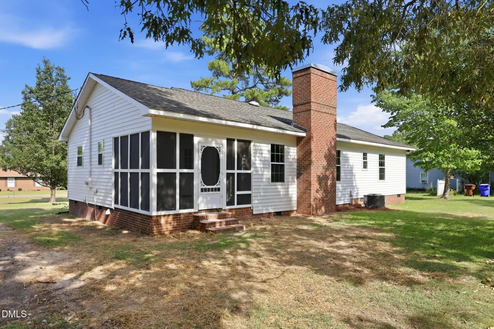 305 1st Street Broadway, NC 27505
